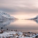 Lumière du matin sur un fjord en Norvège