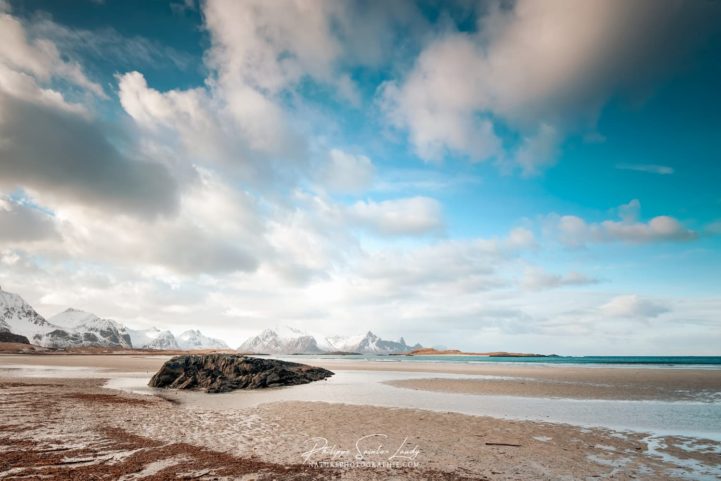 Plage de Ramberg en Norvège