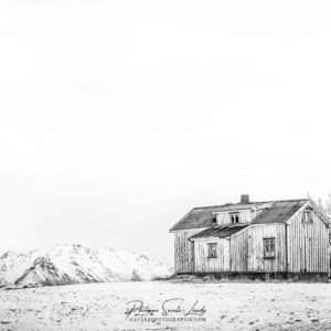 Rorbu des Lofoten en noir et blanc