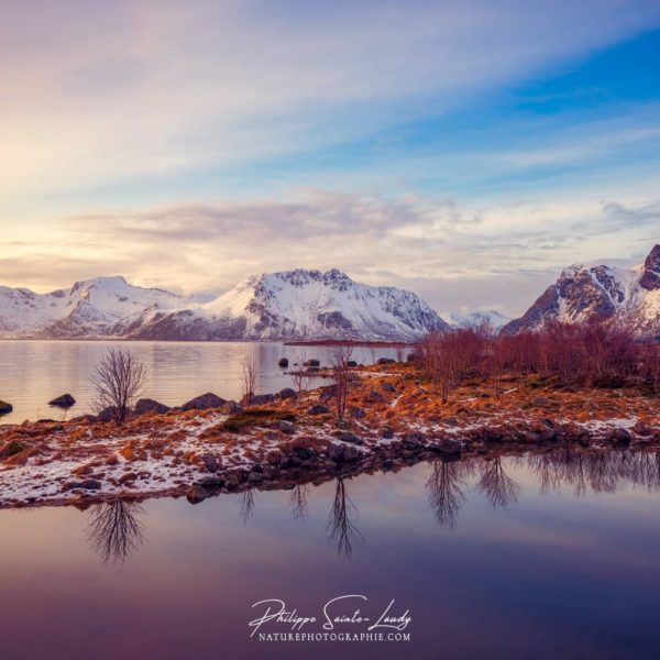 Evening Light on the Fjords Reflection sur les îles Lofoten