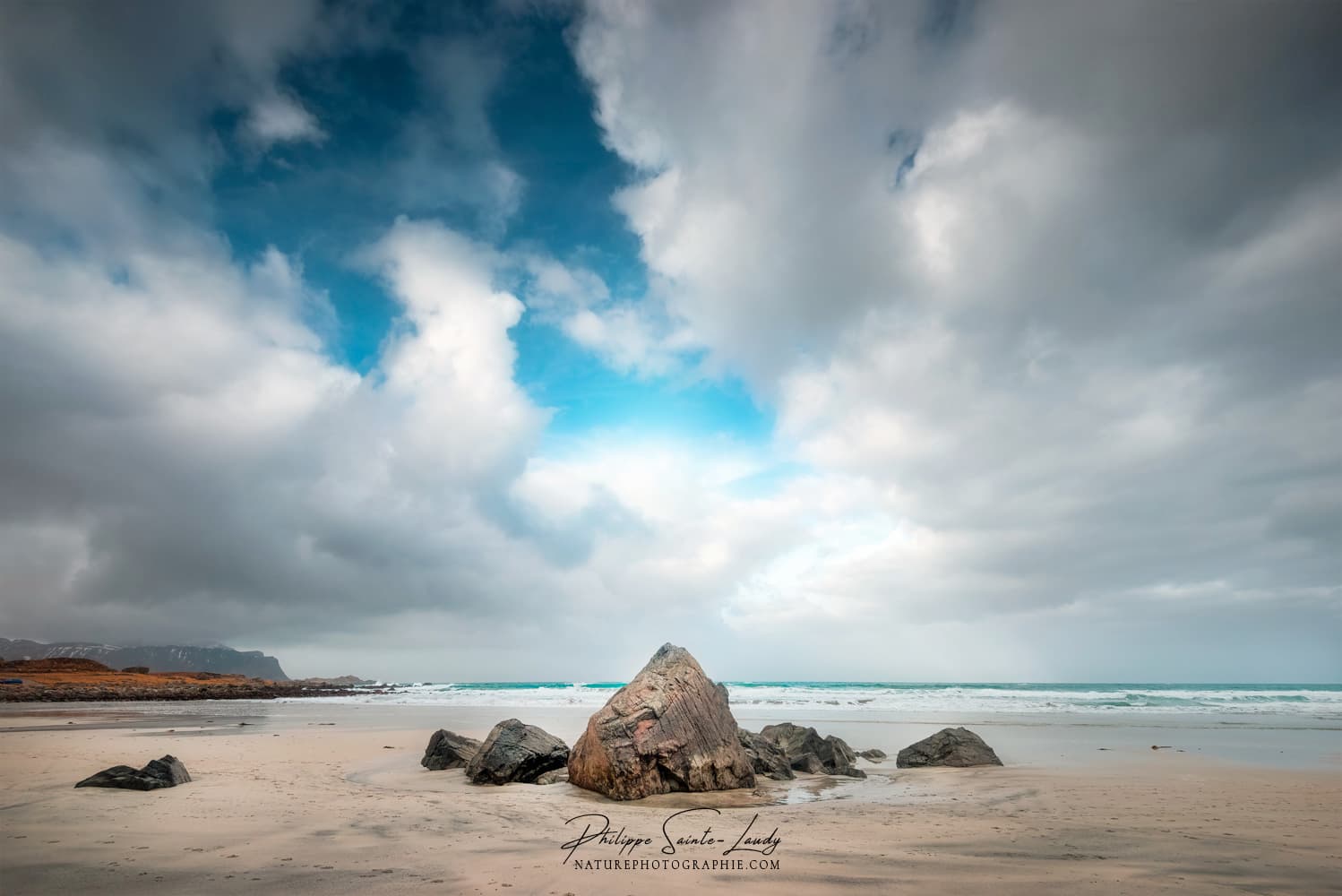 La plage de Ramberg au sud des Lofoten en Norvège