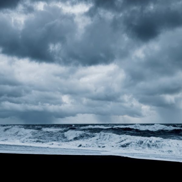 Les Reynisdrangar en Islande