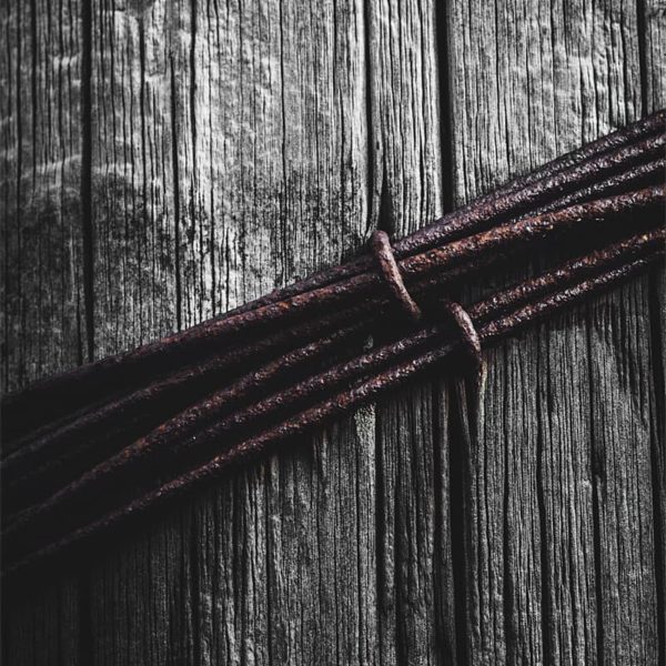 Gros plan sur fil de fer rouillé