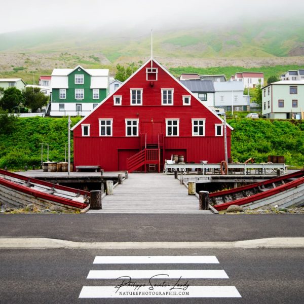 Le passage piéton de Siglufjordur en Islande