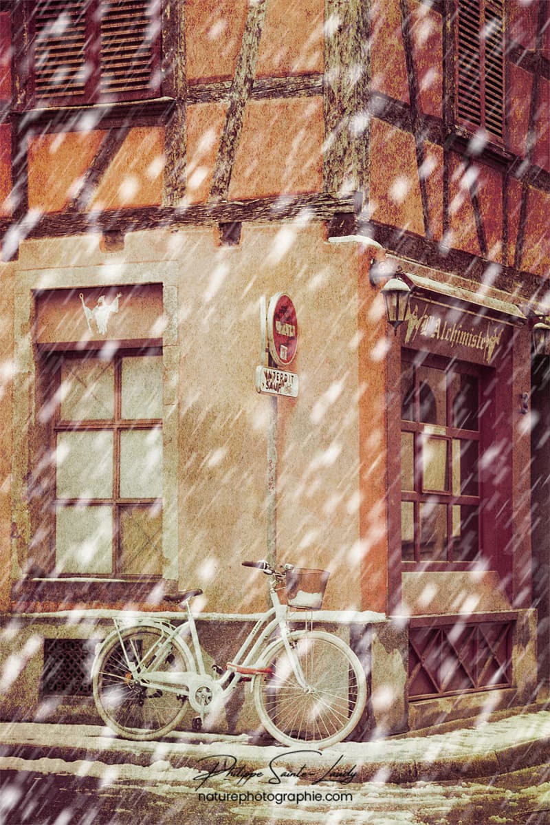 Vélo sous la neige à Strasbourg
