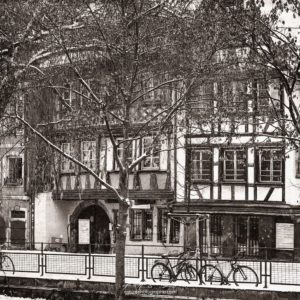 Quai des Bateliers Quai de Strasbourg en noir et blanc