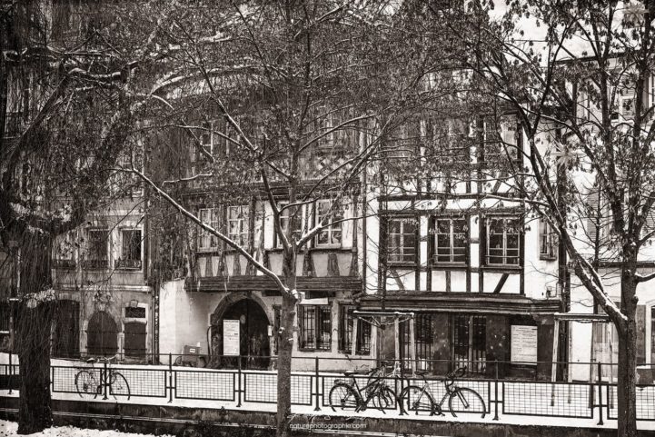 Quai de Strasbourg en noir et blanc