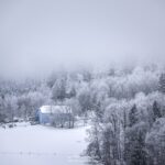 Ferme Vosgienne dans le brouillard