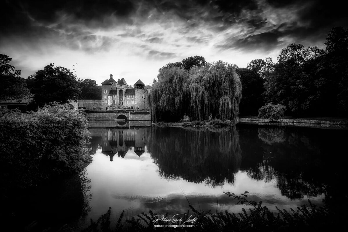 Château de Sercy en noir et blanc