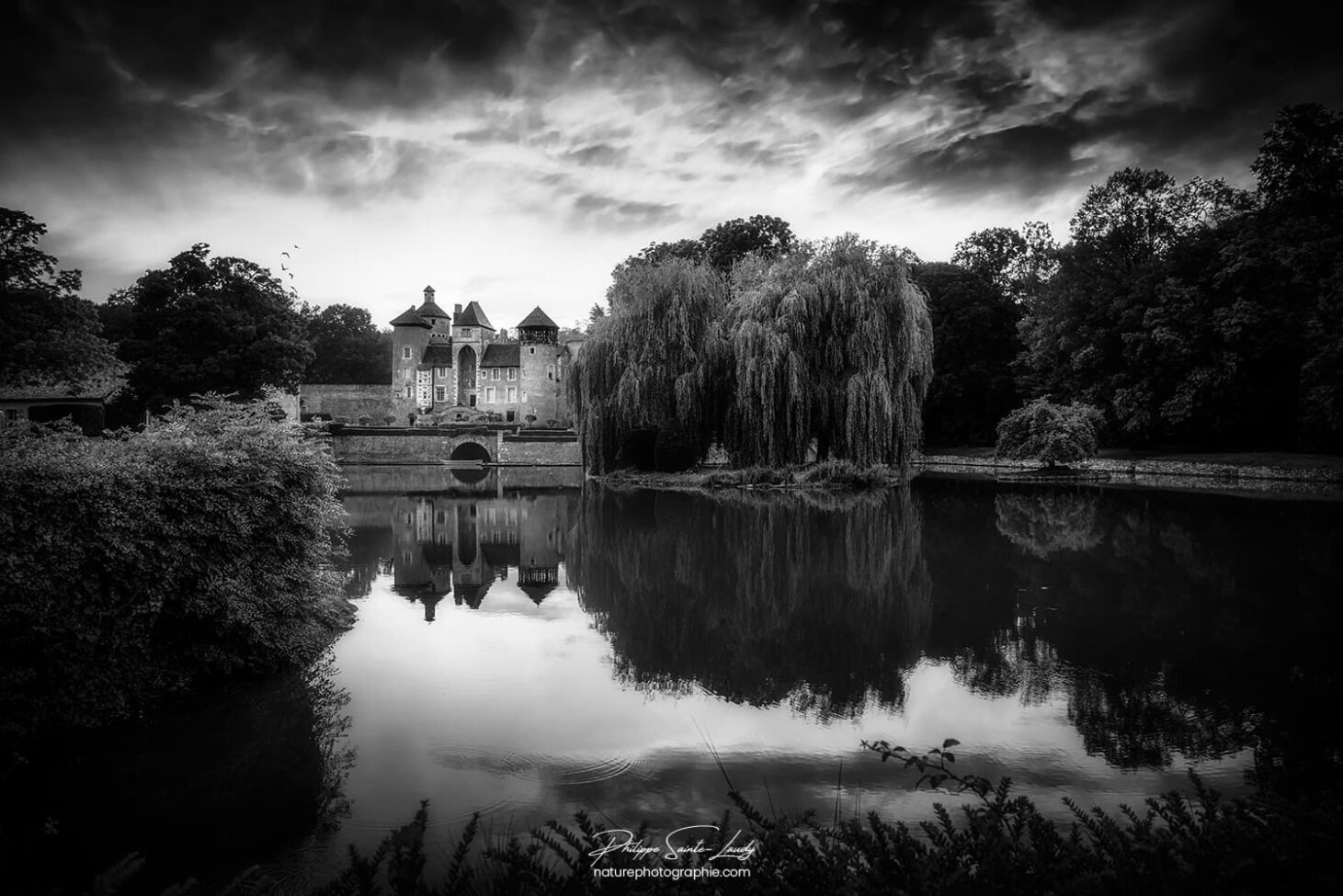 Château de Sercy en noir et blanc
