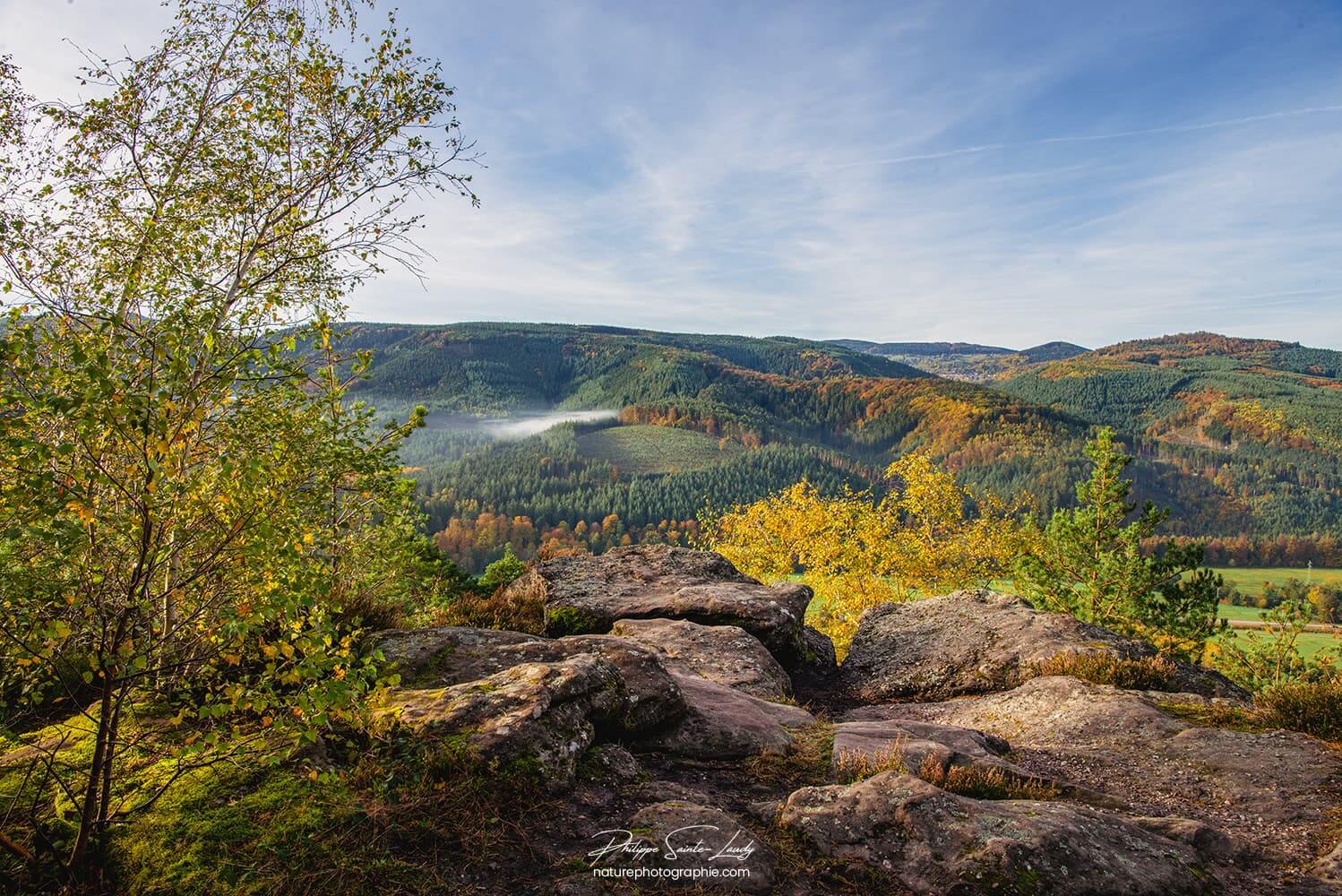 Le rocher du corbeau en automne