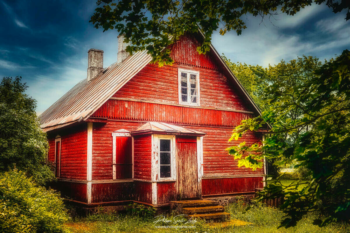 Maison en bois rouge