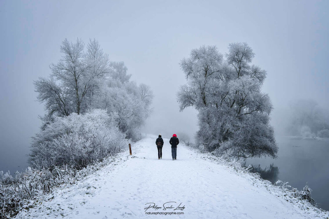 Un couple dans la neige