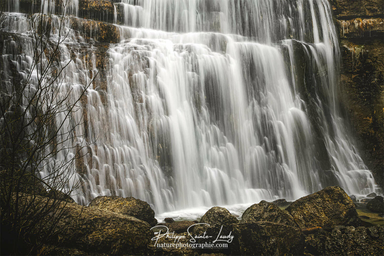 Une cascade en pose longue - Jura
